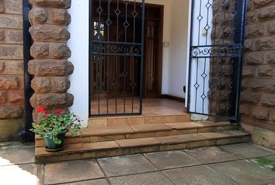 5 Bed Townhouse with En Suite in Lavington