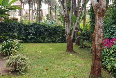 4 Bed Townhouse with En Suite at Riverside Drive - 3