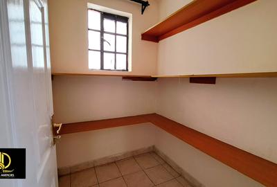 3 Bed Apartment with En Suite at School Line