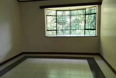 4 Bed Townhouse with En Suite in Westlands Area