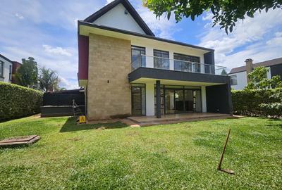 4 Bed House with En Suite in Garden Estate