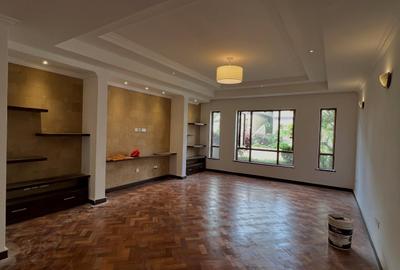5 Bed Townhouse with En Suite in Lavington - 4