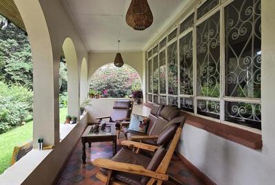5 Bed House with En Suite at Lavington Green
