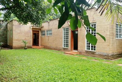 2 Bed House with Garden in Runda