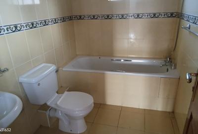 3 Bed Apartment with En Suite in Westlands Area - 4