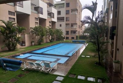 2 Bed Apartment with En Suite in Lavington