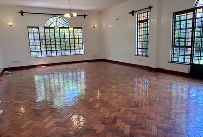 5 Bed House with En Suite in Kitisuru - 3