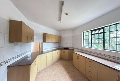 Serviced 3 Bed Apartment with En Suite in Spring Valley - 4