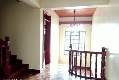 5 Bed Townhouse with En Suite in Lavington