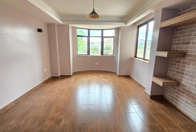 5 Bed House with En Suite in Runda