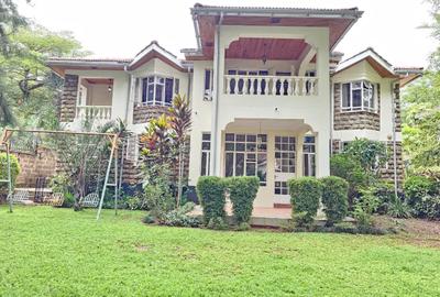 5 Bed House with En Suite in Lavington