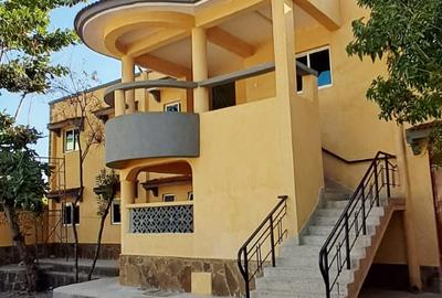 8 Bed House in Nyali Area - 3