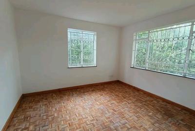 4 Bed House with En Suite in Runda - 3