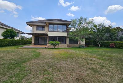 4 Bed House with En Suite in Ridgeways - 3