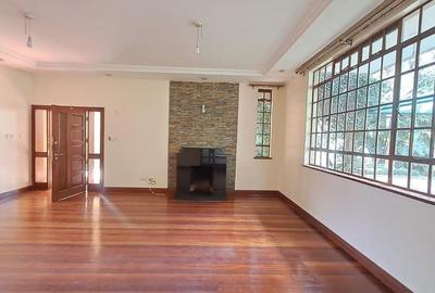 5 Bed Townhouse with En Suite in Lavington