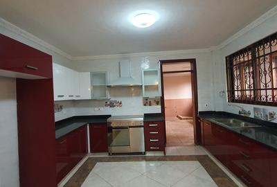 4 Bed Apartment with En Suite in Parklands