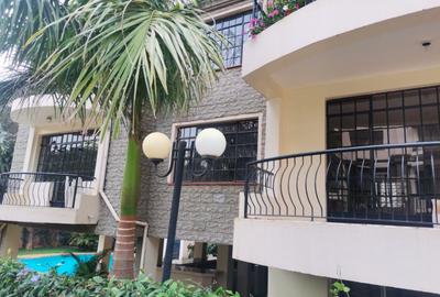 3 Bed Apartment with En Suite in Lavington