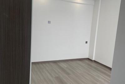 1 Bed Apartment with En Suite at Kindaruma Road - 2