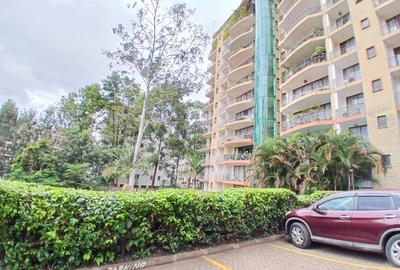 3 Bed Apartment with En Suite at Lavington - 2