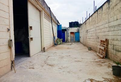 4,500 ft² Warehouse with Parking in Industrial Area - 3