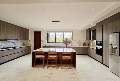 3 Bed Apartment with En Suite at Mbuuni Road