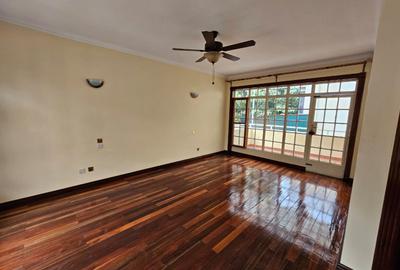 4 Bed Townhouse with En Suite in Spring Valley - 2