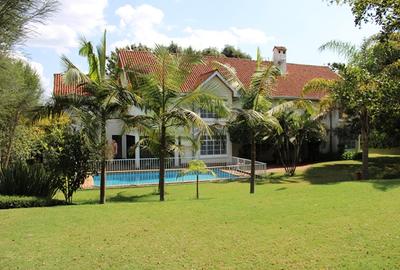 7 Bed Townhouse with En Suite in Nyari