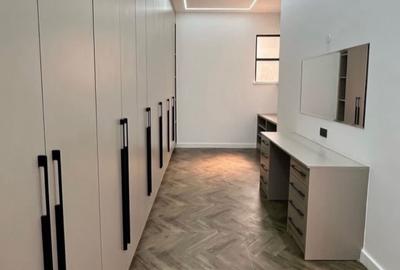 4 Bed Villa with En Suite in Lavington - 4