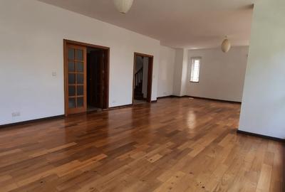 5 Bed Townhouse with En Suite at Lavington