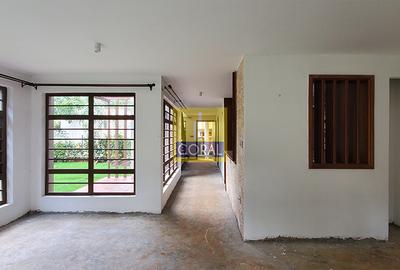 4 Bed Townhouse in Kiambu Road - 2