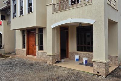 5 Bed Townhouse with En Suite at Lavington Green - 4