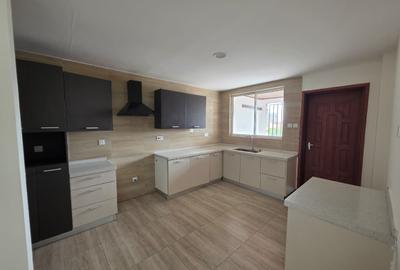 4 Bed Apartment with En Suite at Argwings Kodhek - 2