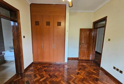 4 Bed House with En Suite in Kiambu Road - 2