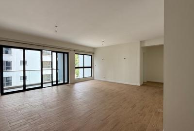3 Bed Apartment with En Suite in Lavington