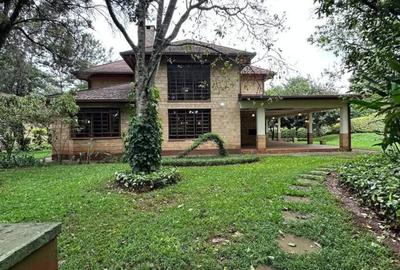 4 Bed House with En Suite at Kerarapon