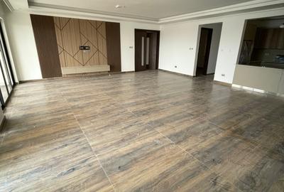 3 Bed Apartment with En Suite in Westlands Area - 2