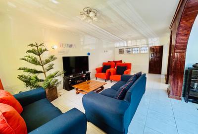 3 Bed House with Alarm at Near Sarit