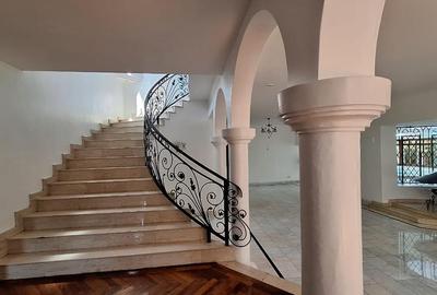 4 Bed House with En Suite in Thigiri