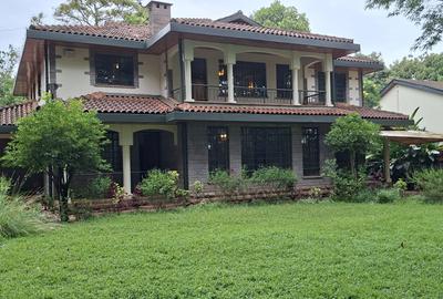 5 Bed House with En Suite in Nyari