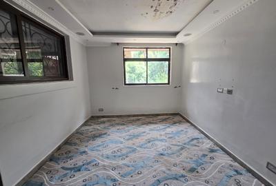 5 Bed Townhouse with En Suite in Lavington
