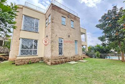 5 Bed Villa with En Suite at Runda