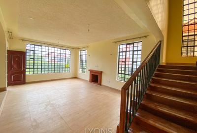 4 Bed Villa with En Suite in Ngong