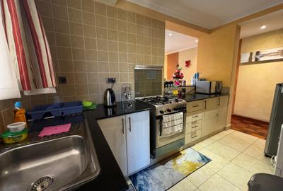 Serviced 1 Bed Apartment with En Suite in Riverside