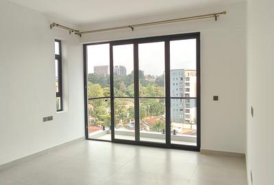 3 Bed Apartment with En Suite at Brookside