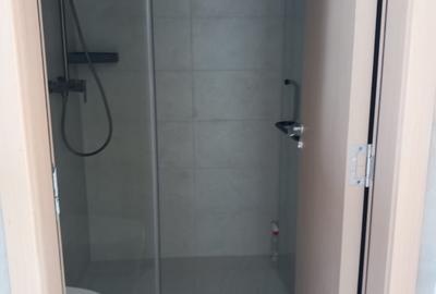 1 Bed Apartment with Swimming Pool in Riverside - 2