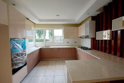 4 Bed Villa with En Suite in Kiambu Road