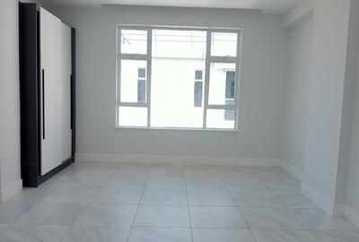 1 Bed Apartment with En Suite in Rhapta Road