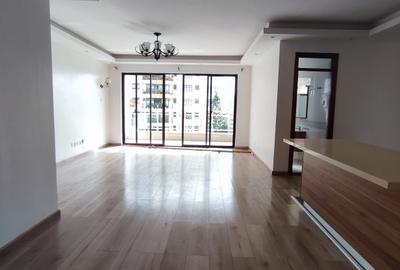 2 Bed Apartment with En Suite in Dennis Pritt