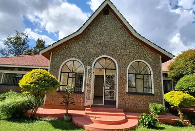 5 Bed House with En Suite in Garden Estate