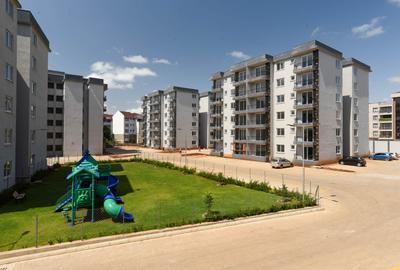 3 Bed Apartment with En Suite at Near Gateway Mall